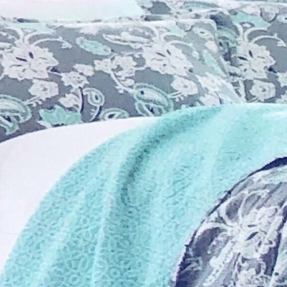Cotton quilt set 3 piece reversible NWT